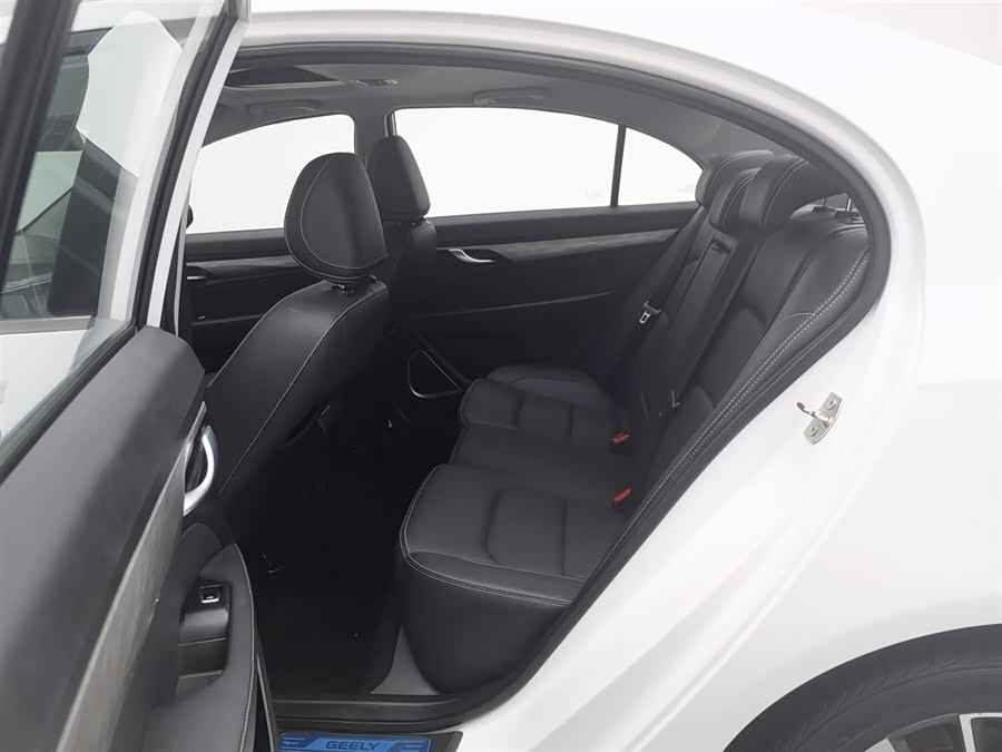 GEELY Emgrand 2019 car image #16