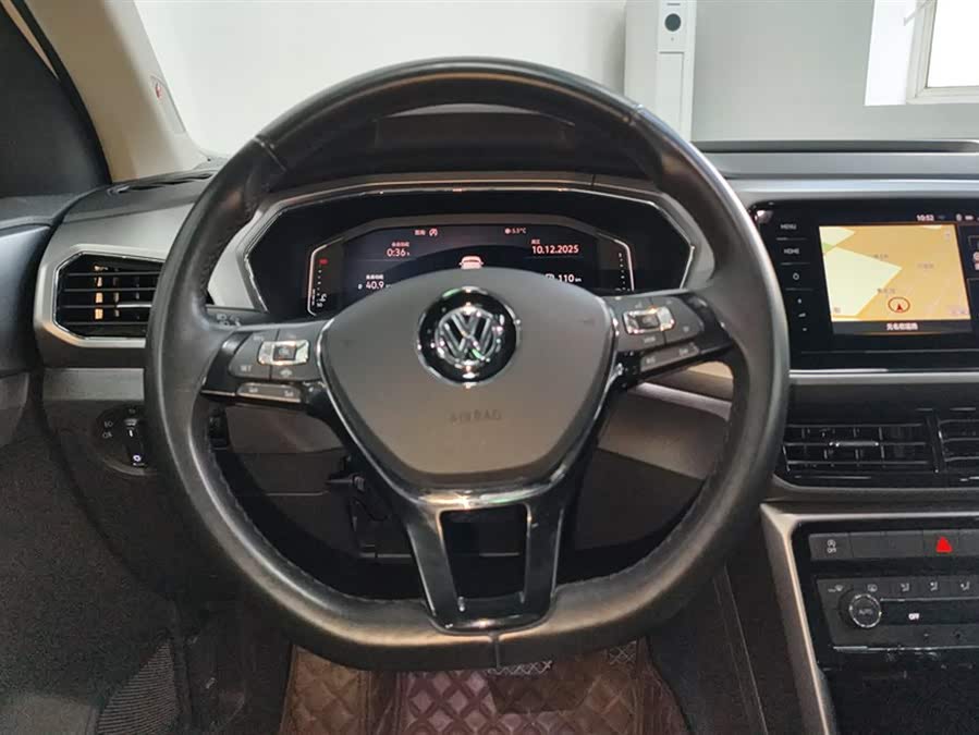 Volkswagen T-Cross 2020 car image #16