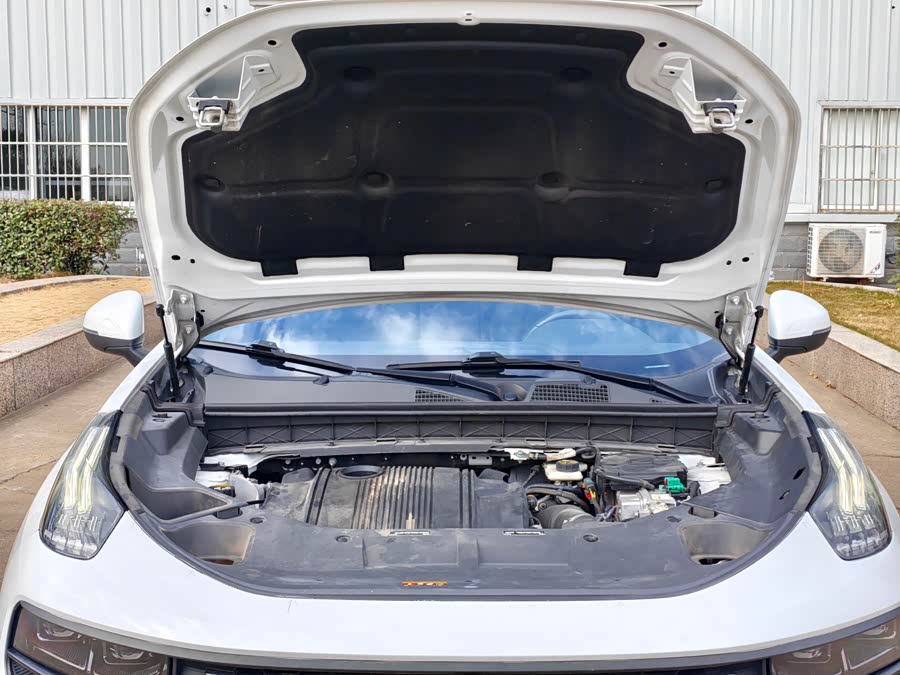Lynk & Co 01 EM-P 2023 car image #16
