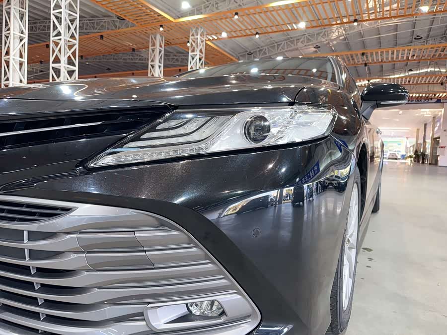 Toyota Camry 2018 immagine di auto #16