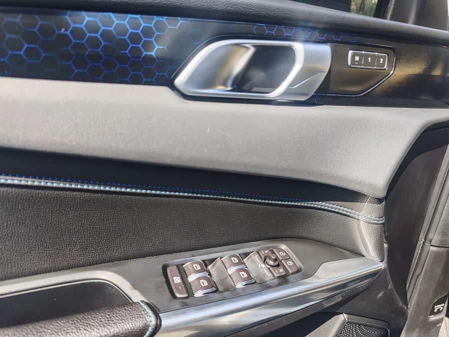Lynk & Co 01 EM-P 2018 #16 Lynk & Co 01 EM-P 2018 car image #16