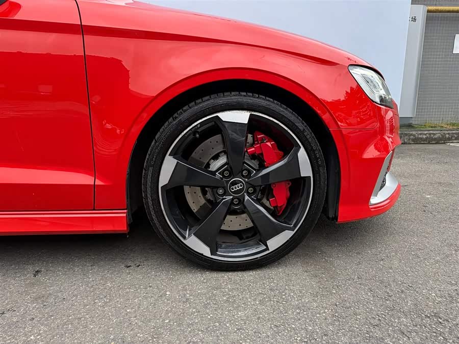 Audi RS 3 2019 imagem de carro #16