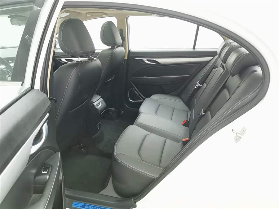 GEELY Emgrand 2018 car image #16