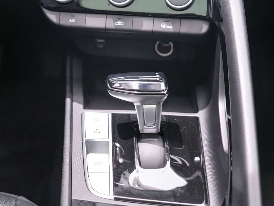 Hyundai Elantra 2024 imagen de coche #16