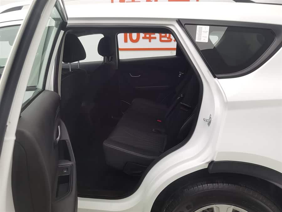 X70M 2022 car image #16