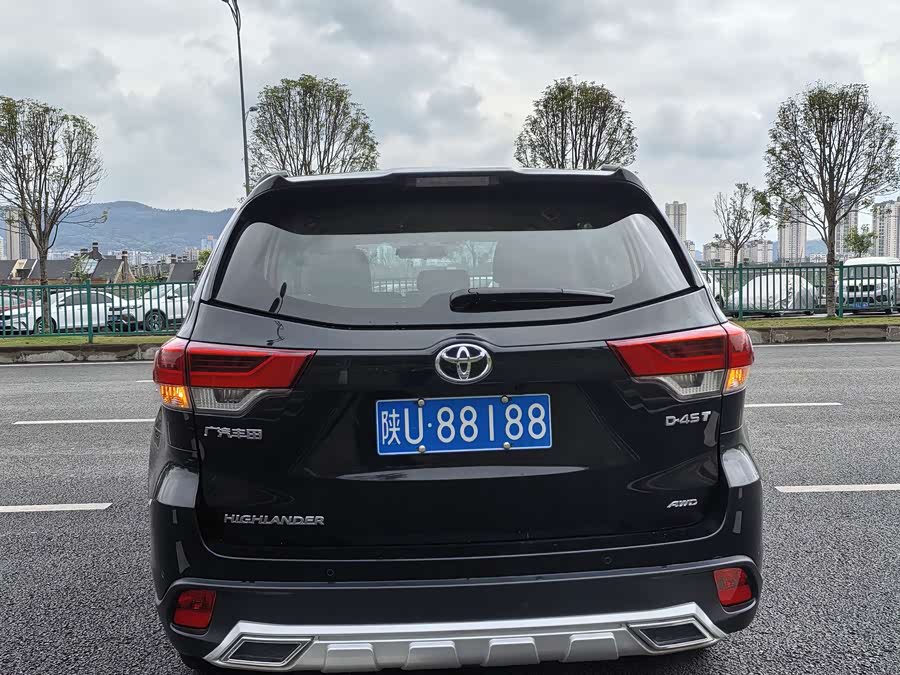 Toyota Highlander 2021 image de voiture #16