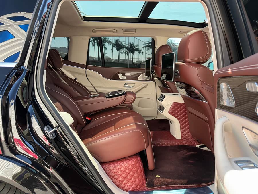 Mercedes-Benz Maybach GLS 2022 car image #16