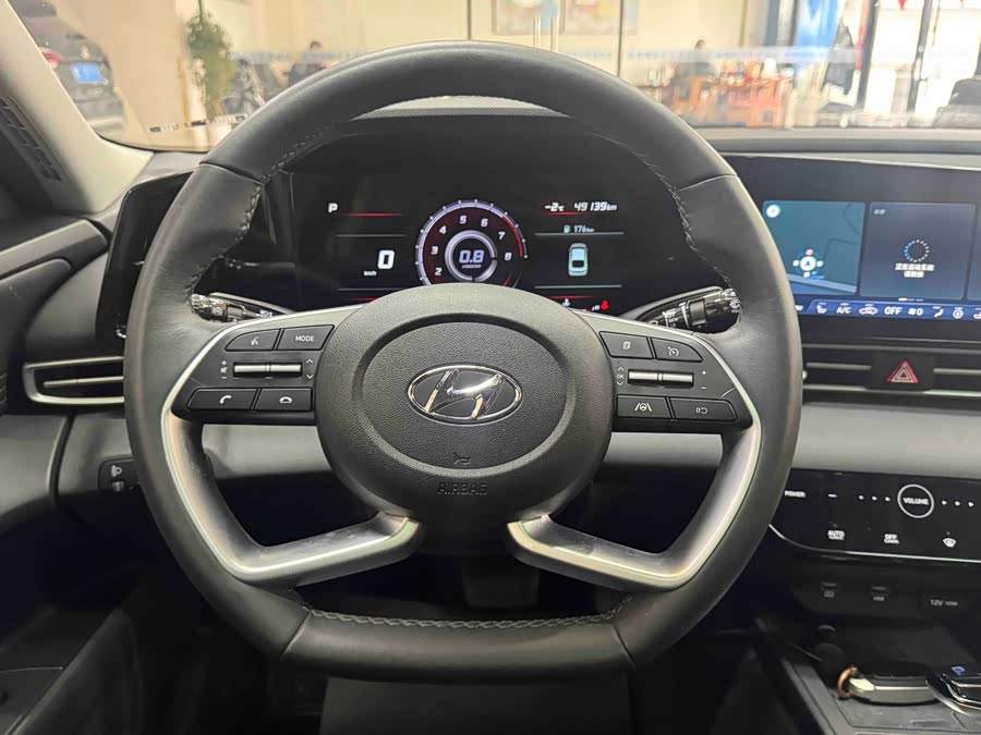 Hyundai Elantra 2022 immagine di auto #16