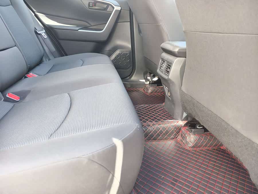 Toyota RAV4 2023 car image #16