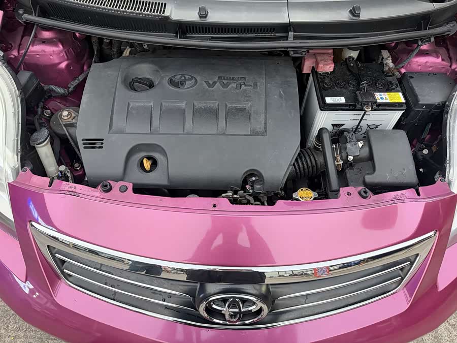 Toyota Yaris 2012 изображение автомобиля #16