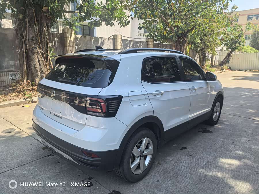 Volkswagen T-Cross 2023 car image #16