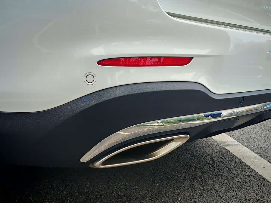 Mercedes-Benz GLC Class 2018 صورة سيارة #16