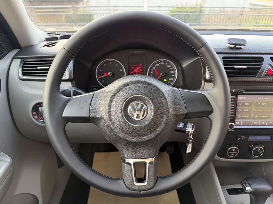 Volkswagen Bora 2012 #16 Volkswagen Bora 2012 car image #16