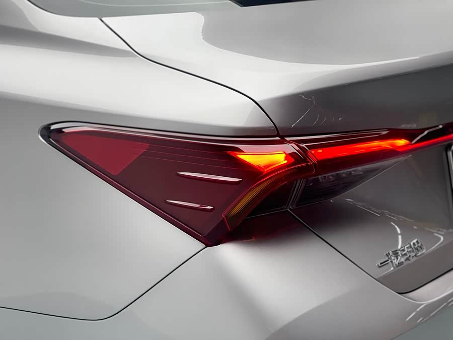 Toyota Avalon 2025 car image #16