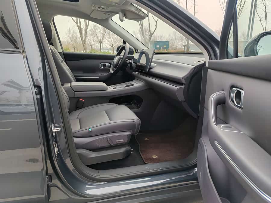 零跑汽车 零跑C10 2025 汽车图片 #16