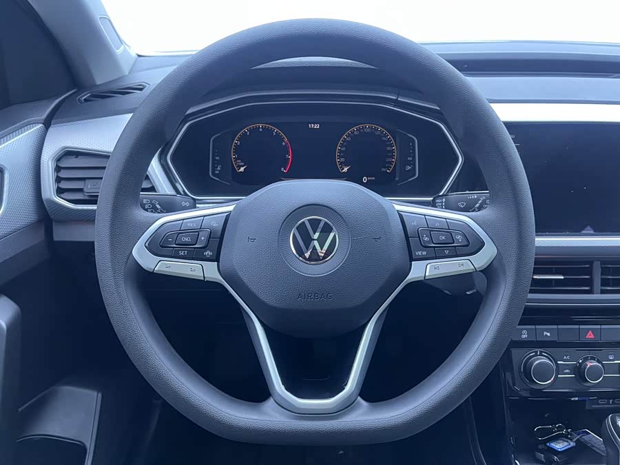 Volkswagen Tacqua 2022 car image #16