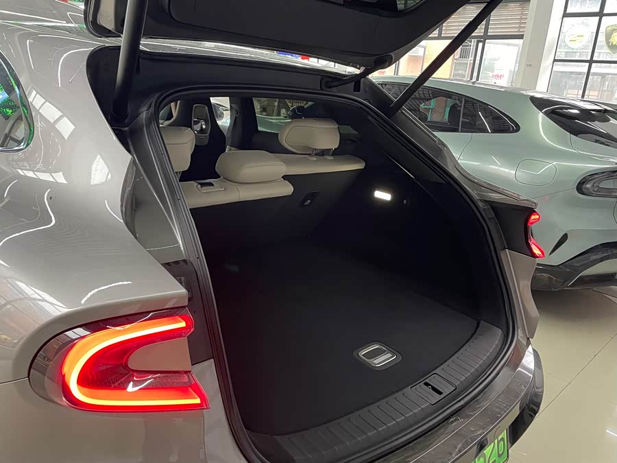 MI YU7 2025 car image #16