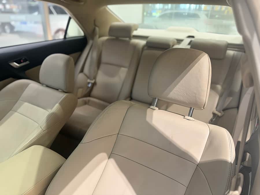 Toyota Reiz 2013 immagine di auto #16