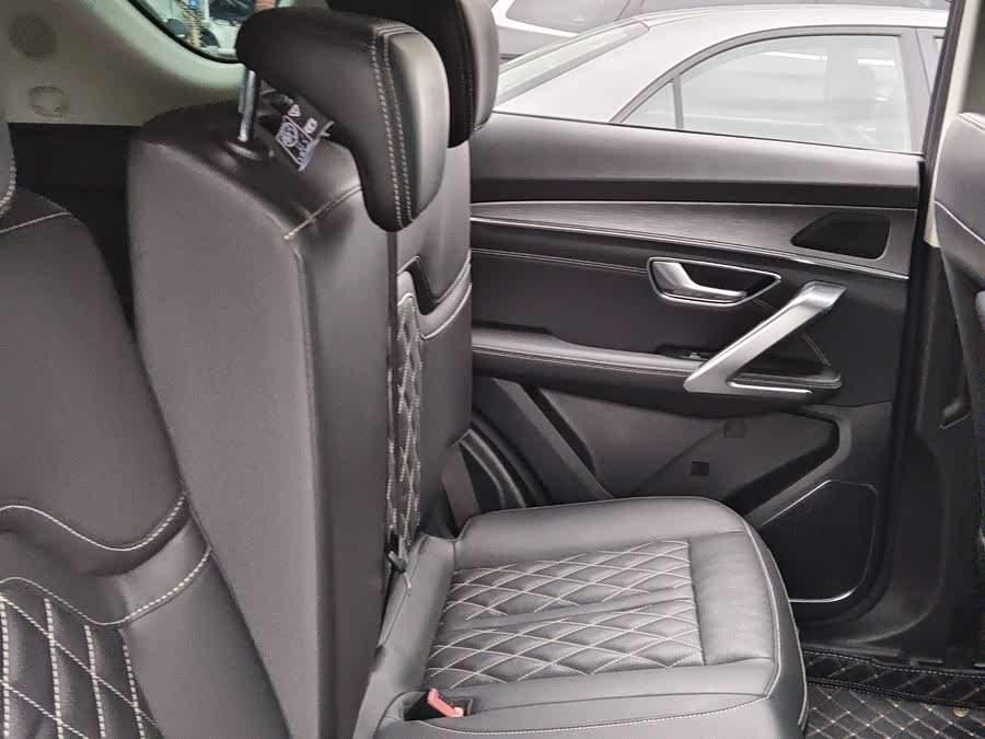 Jetour X70 PLUS 2024 car image #16