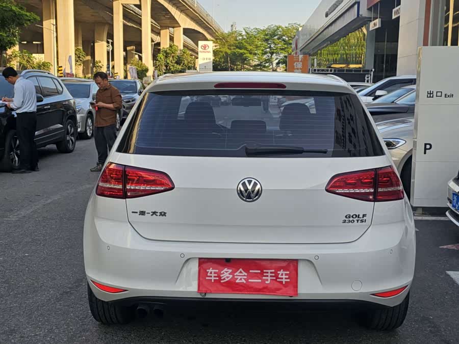 Volkswagen Golf 2016 car image #16