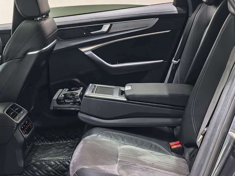 Audi A6L 2019 car image #16
