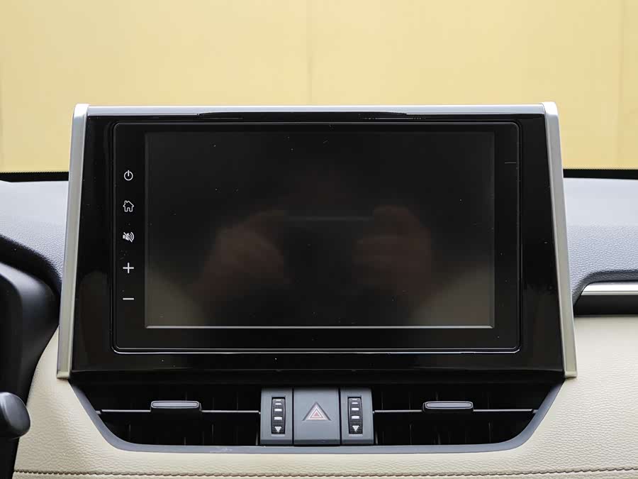 Toyota RAV4 2020 car image #16