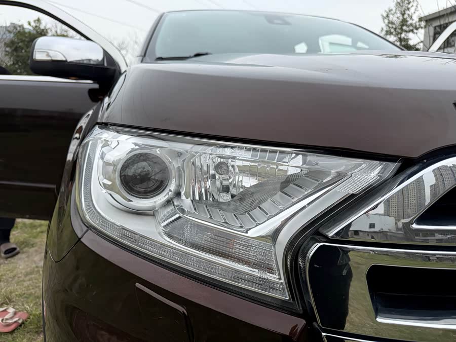 Ford Everest 2018 car image #16