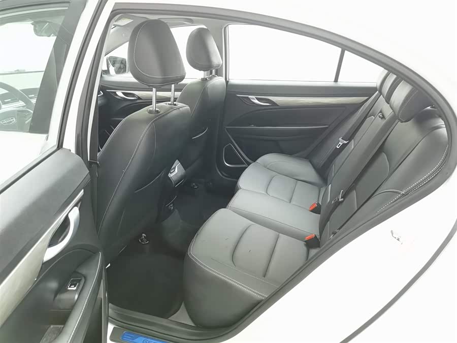 GEELY Emgrand 2019 car image #16