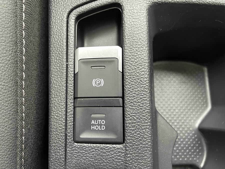 Volkswagen T-Roc 2021 car image #16