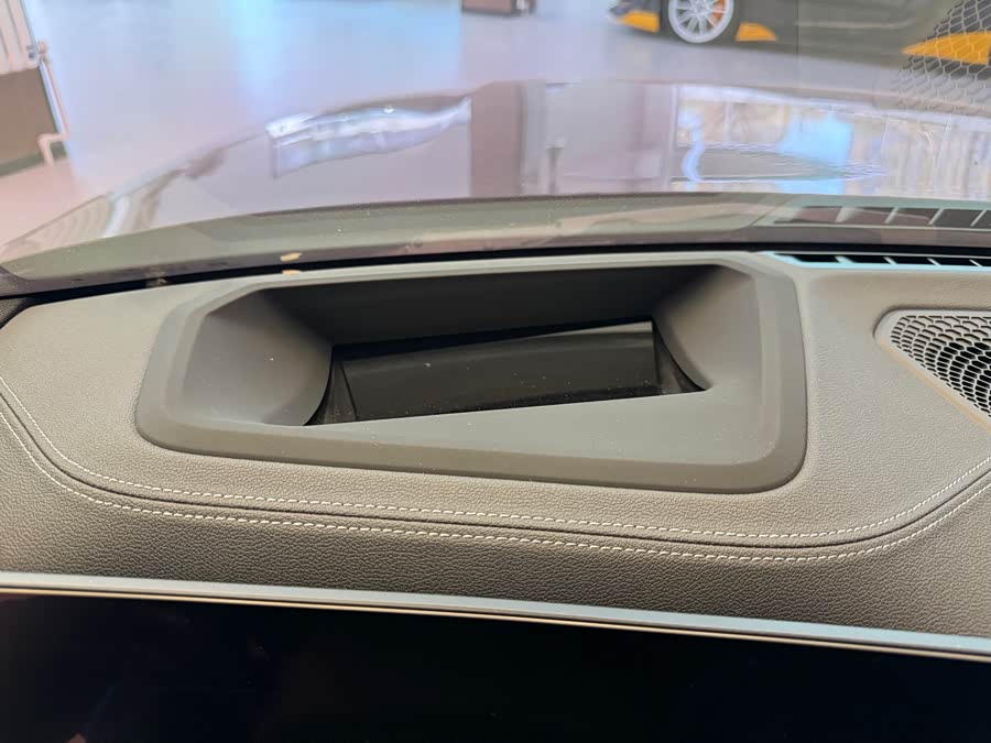 BMW M3 2025 imagem de carro #16