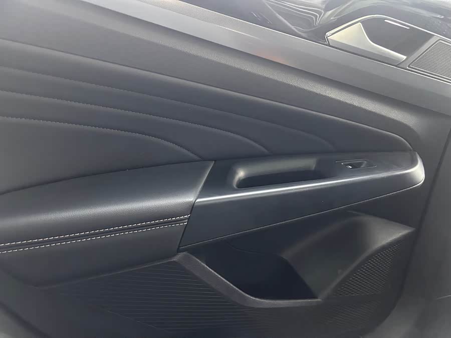 Volkswagen Passat 2021 car image #16