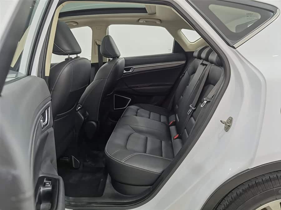 GEELY Emgrand GS 2018 car image #16