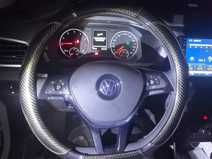 Volkswagen T-Cross 2019 #16 Volkswagen T-Cross 2019 car image #16