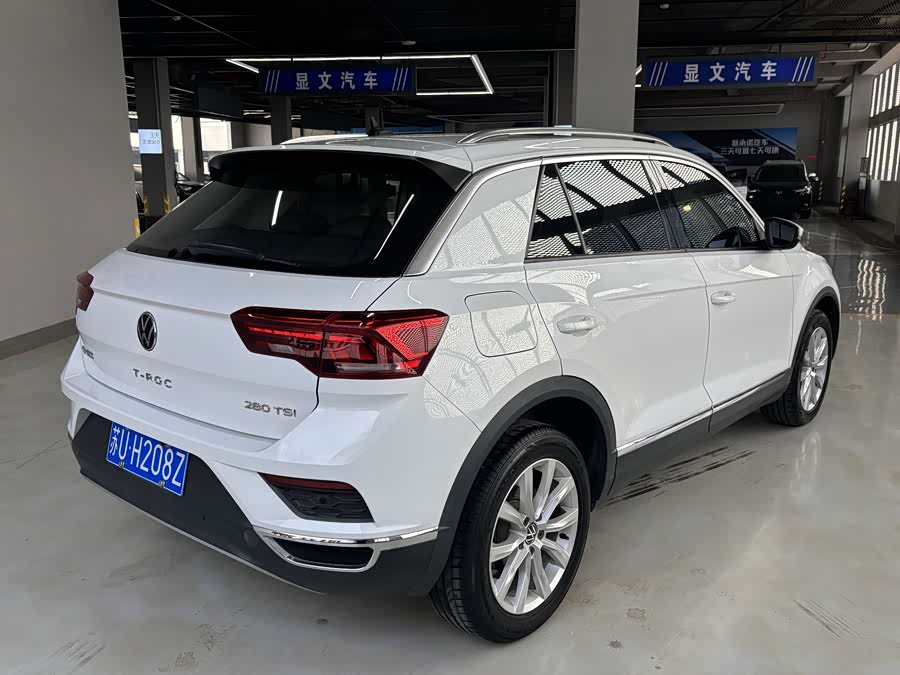 Volkswagen T-Roc 2021 car image #16