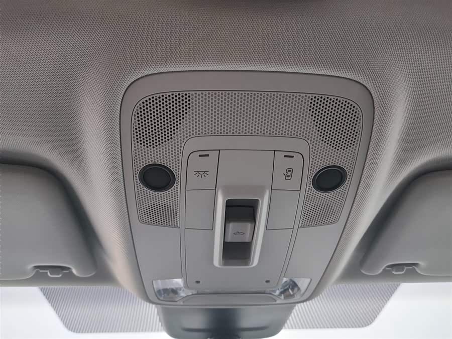 Audi Q2L 2024 صورة سيارة #16