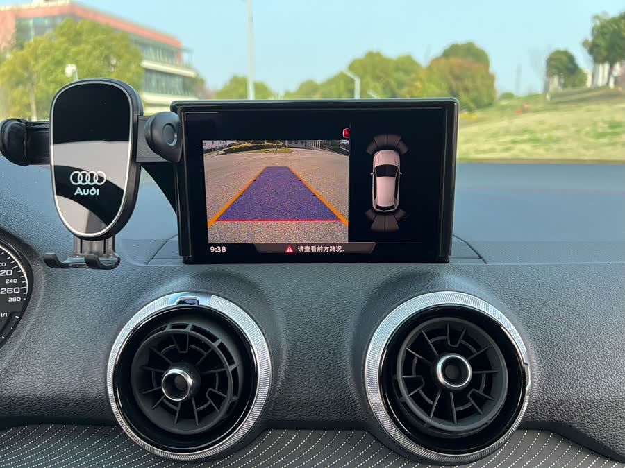 Audi Q2L 2023 صورة سيارة #16