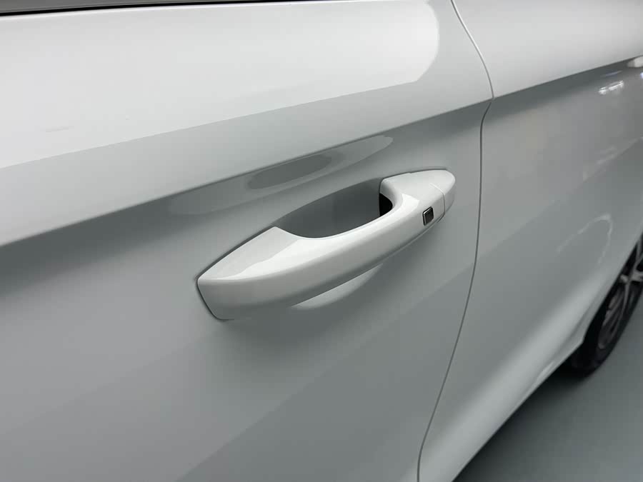 GEELY Emgrand 2022 car image #16