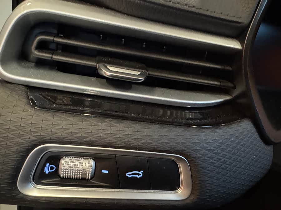 GEELY Emgrand 2022 car image #16