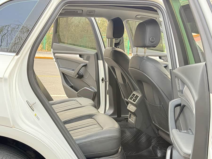 Audi Q5L 2020 صورة سيارة #16