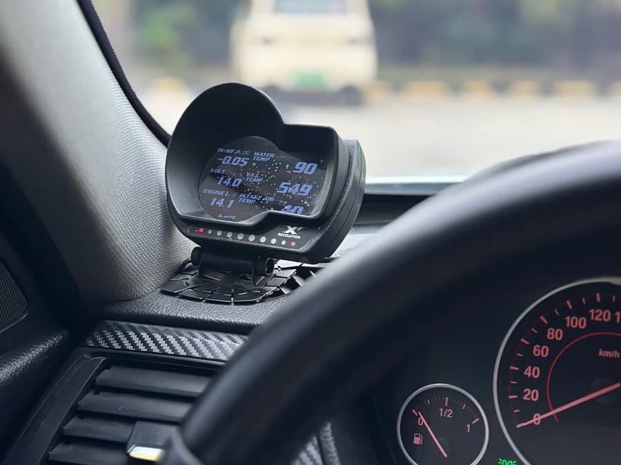 BMW 3 Series (Imported) 2013 car image #16