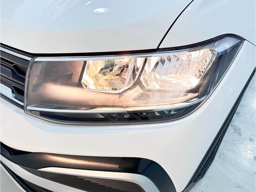 Volkswagen T-Cross 2023 car image #16
