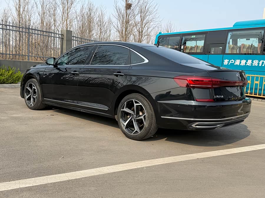 Volkswagen Passat 2023 صورة سيارة #16