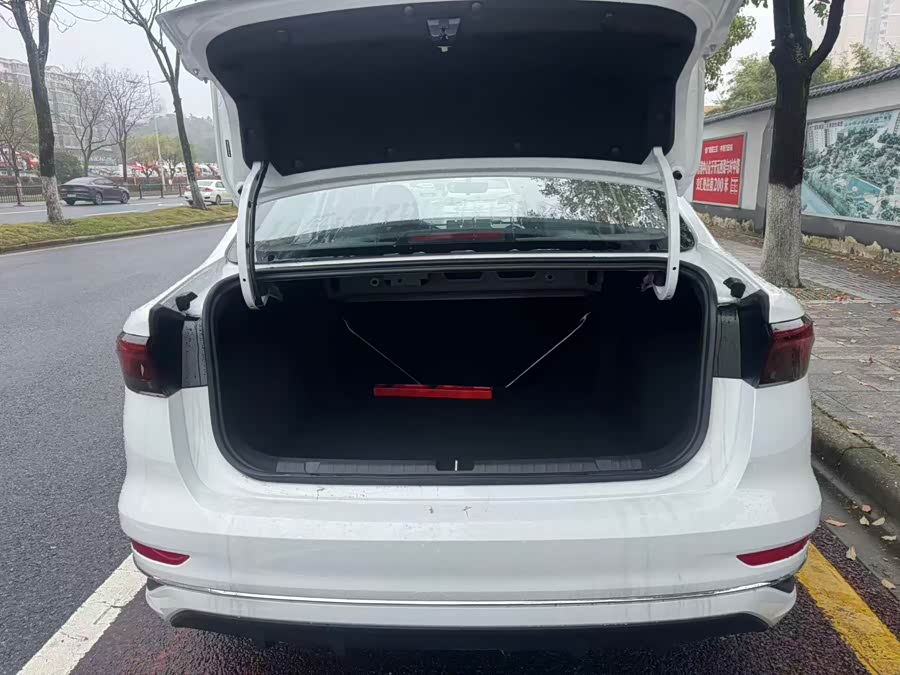 GEELY Emgrand 2026 car image #16