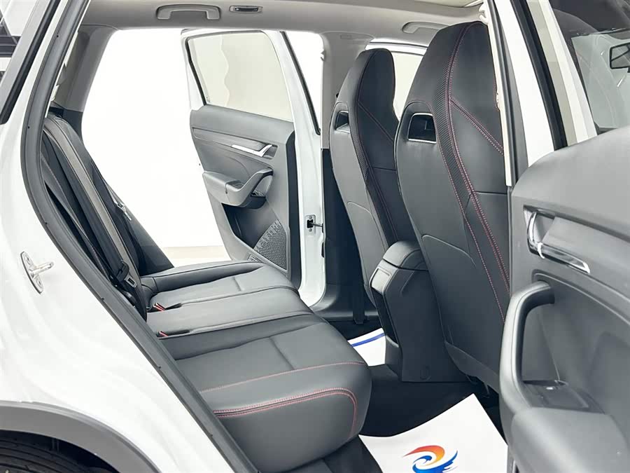 Skoda Kamiq 2023 immagine di auto #16