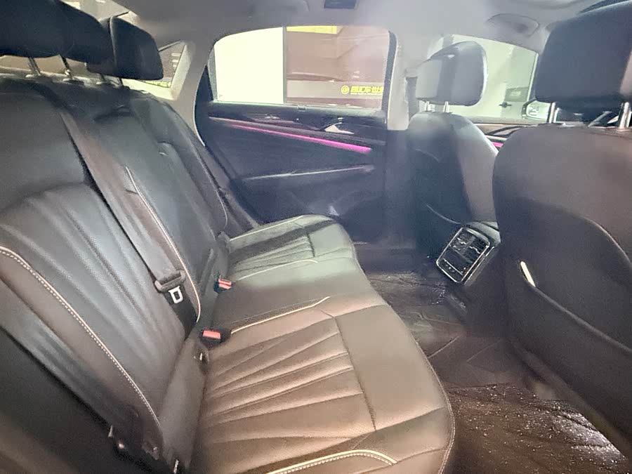 Volkswagen Passat 2022 صورة سيارة #16