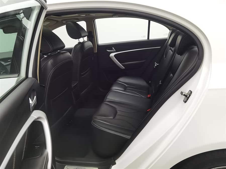 GEELY Emgrand 2016 car image #16