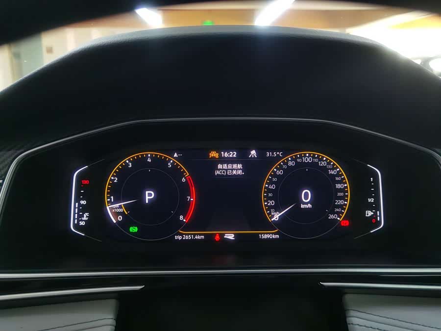 Volkswagen Tiguan L 2023 car image #16