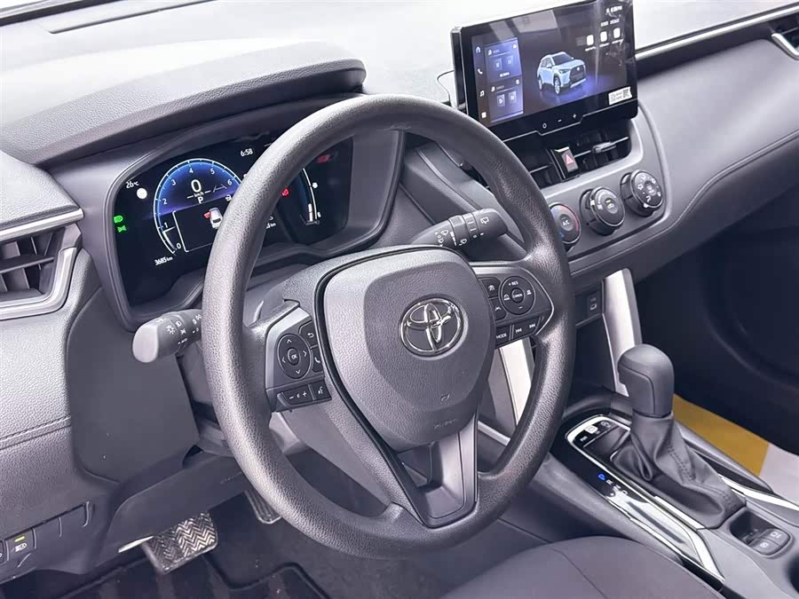 Toyota Corolla Cross 2025 immagine di auto #16