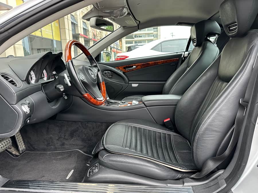 Mercedes-Benz SL Class 2010 car image #16