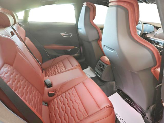 Audi RS e-tron GT 2023 #16 Audi RS e-tron GT 2023 car image #16